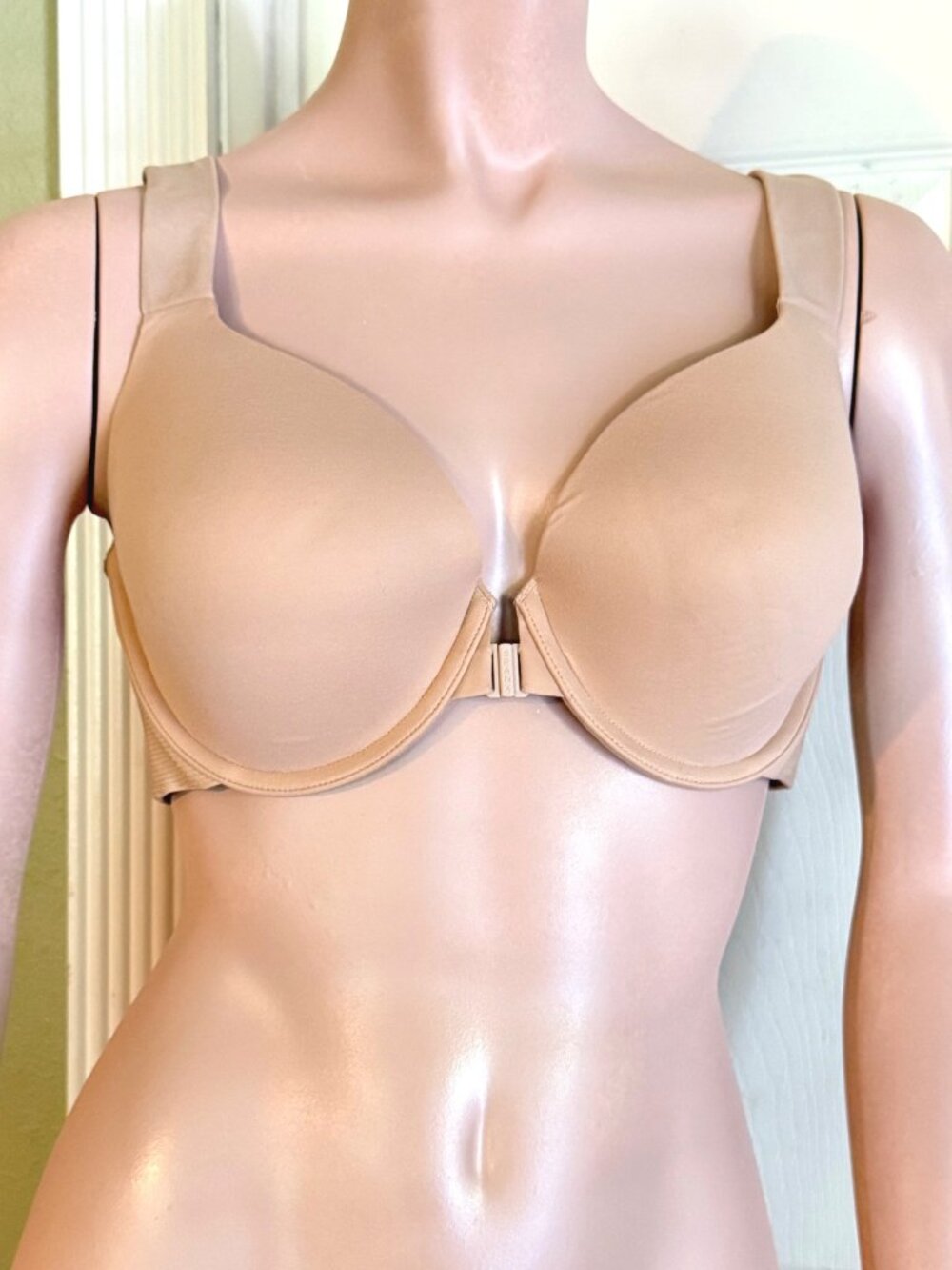 size 38B SPANX Bra-llelujah beige/nude front clasp closure stretch 30011R